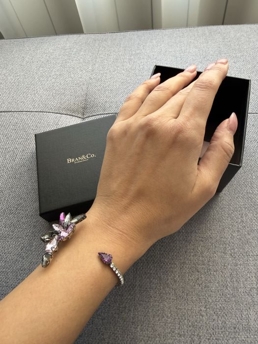 Дизайнерска гривна Bran&Co с основа от малки кристалчета