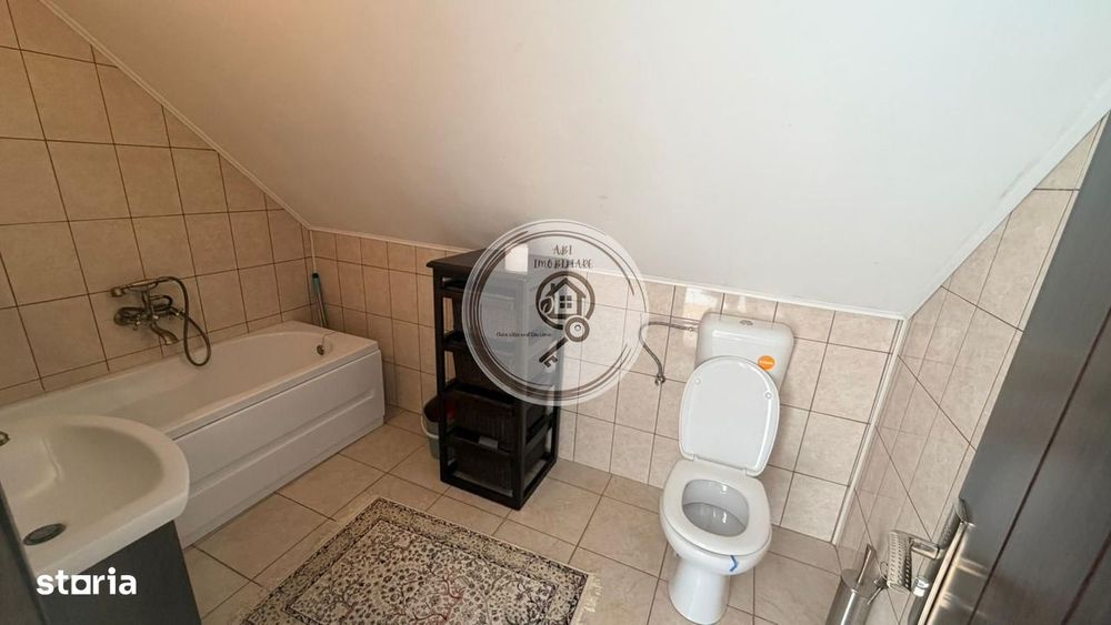 Casă spațioasă cu mansardă, 2 terase& curte – Hălchiu, Str. Bisericii