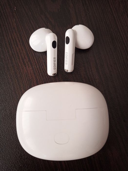 Bluetooth безжични слушалки Edifier W220T