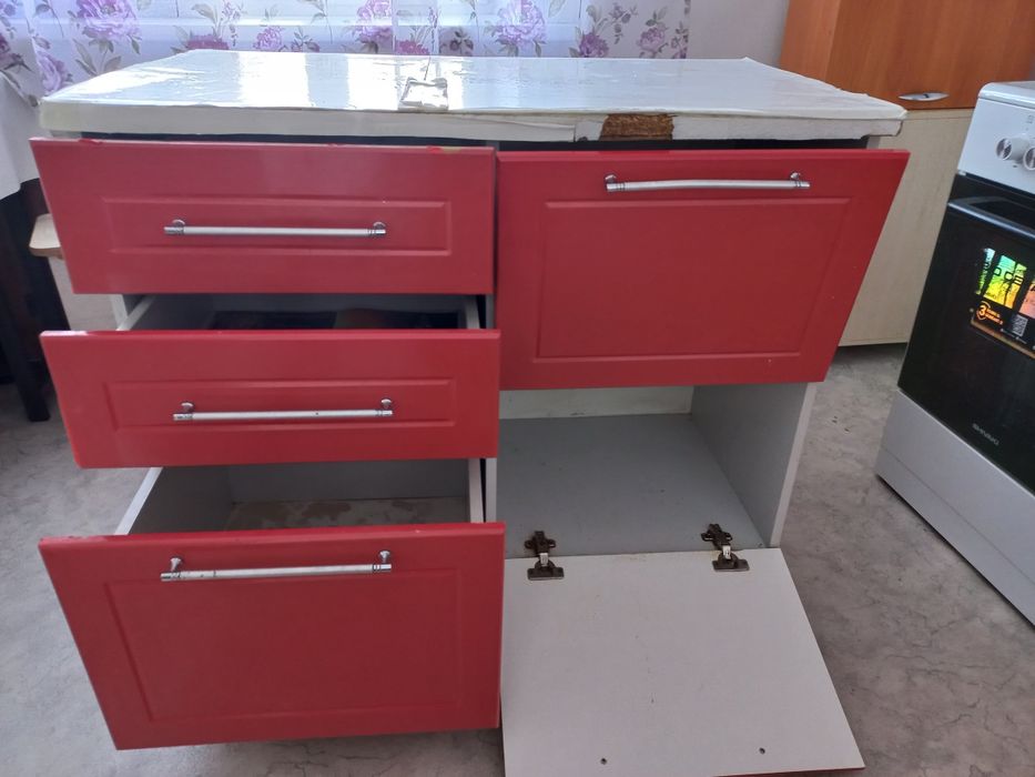 Продам  кухонный  гарнитур