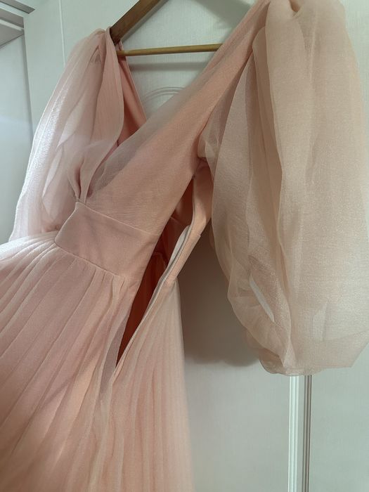 Рокля с балон ръкав