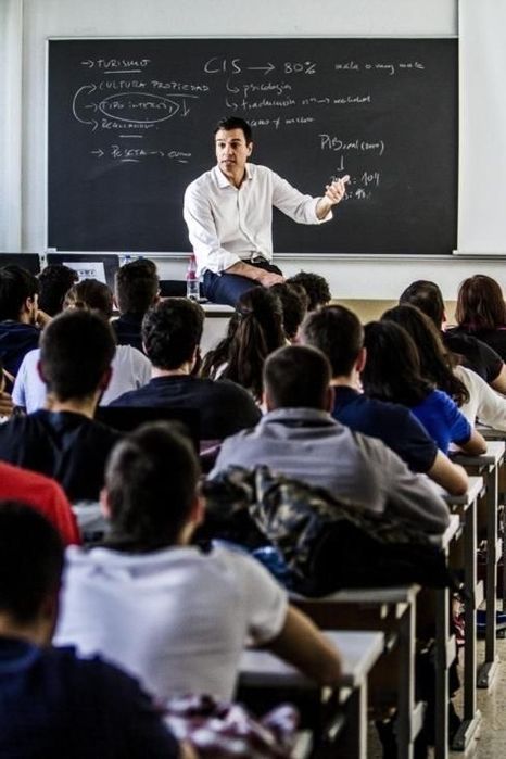 Учитель русского и английского