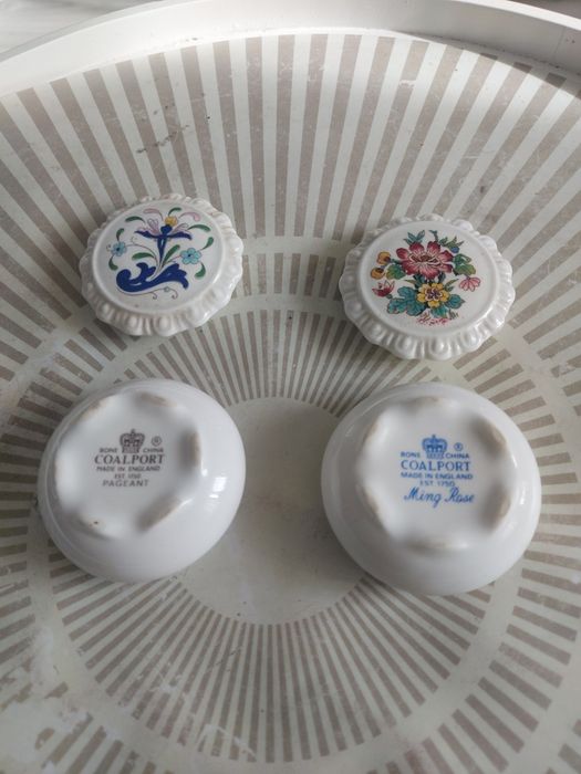 Cutii miniaturale pentru bibelouri