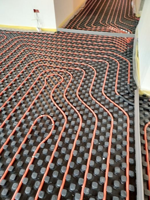 Șape mecanizate pentru  încălzirea pardoseală materiale și manopera