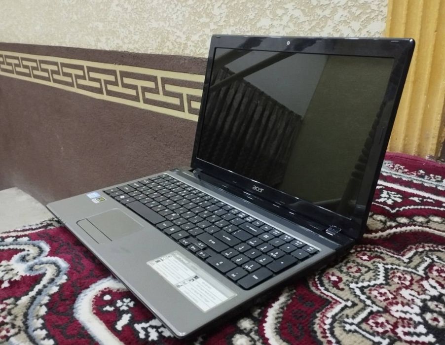 ASER notbook Sotiladi. Xotira 500 GB OZU-6 ZAaryat 20 minutga yetadi