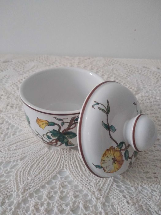 Bomboniera ”Villeroy & Boch”, Botanica