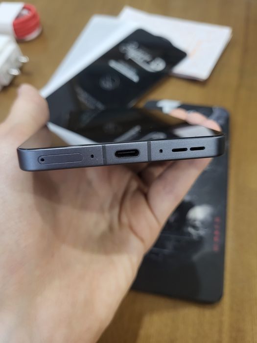 Продам One plus 13r