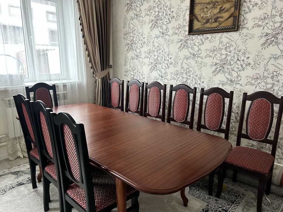 Стол для гостиной