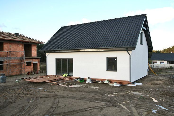 Vand case pe structura metalica din panouri sandwich termoizolante