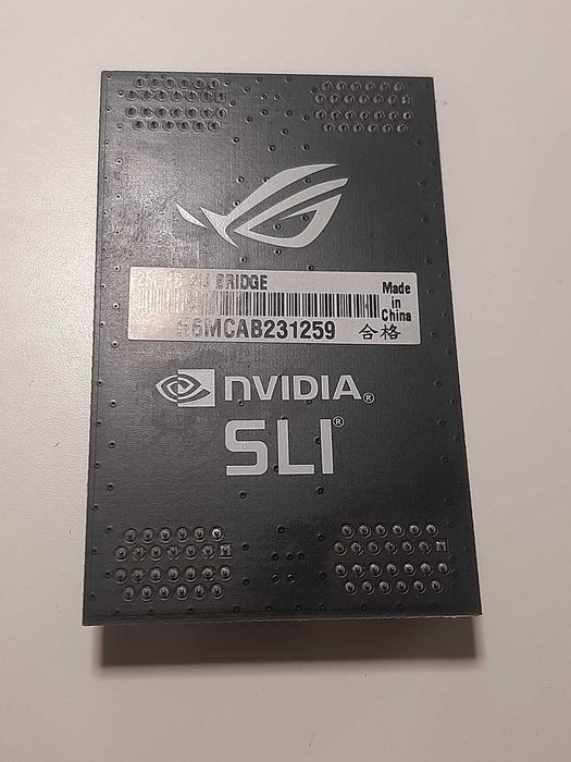 Punte SLI High Bandwidth (SLI HB Bridge) de la ASUS ROG