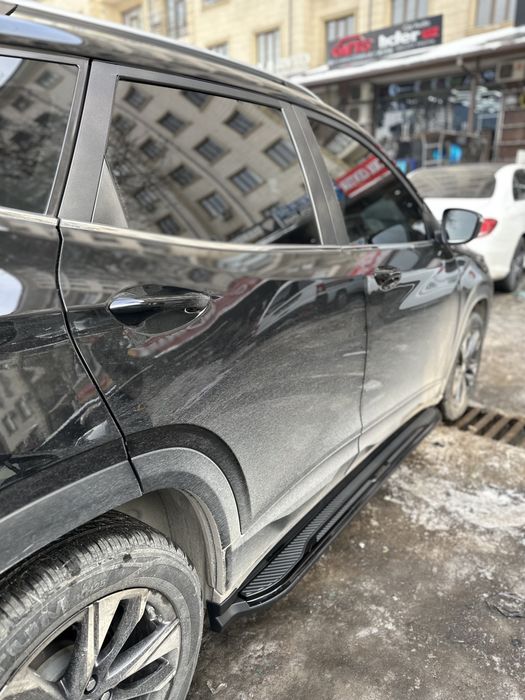 Tracker 2 parog qora glansiviy