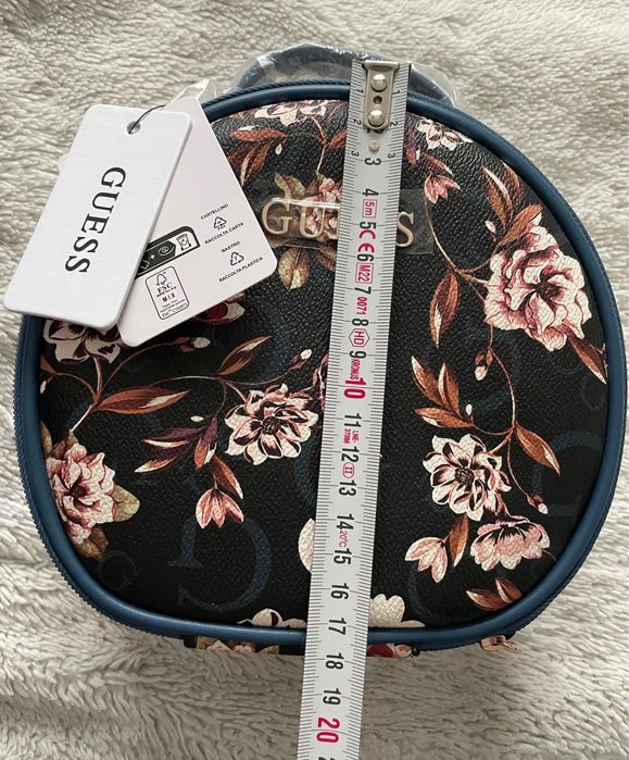 Geanta cosmetice Guess, noua, cu eticheta