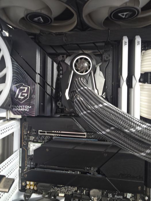 Asrock Z790 PG Riptide Wifi + i7 14700KF Contact Frame