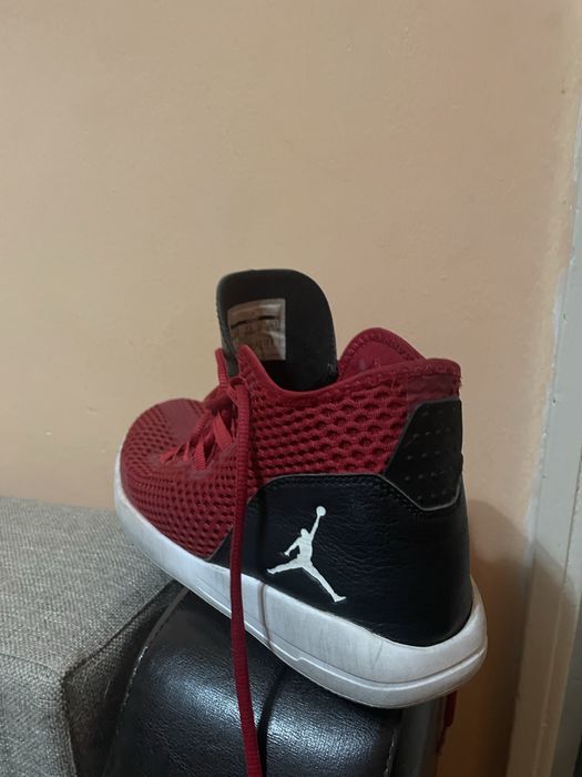 JORDAN REVEAL Gym Red (Roșu Negru) - Mărimea 42