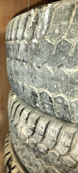 Зимние шины 215,65,16