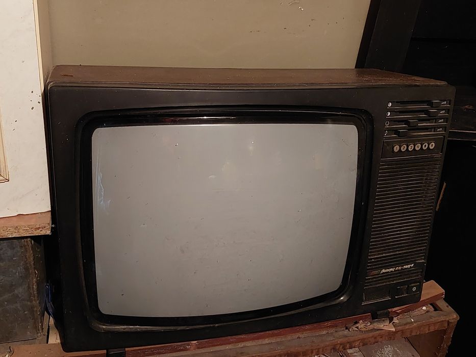 Продам старые телевизоры