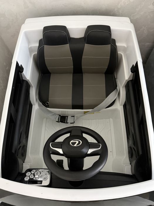 Детский автомобиль