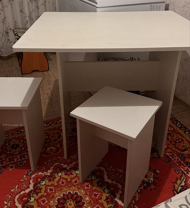 продам кухонный стол