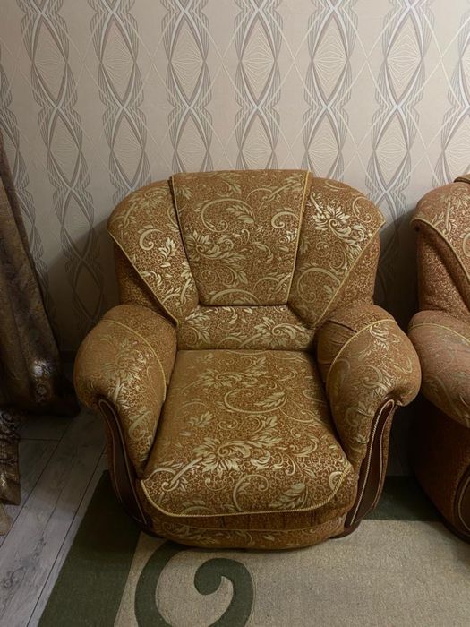 Продам 3 дивана! Срочно! Торг уместен!