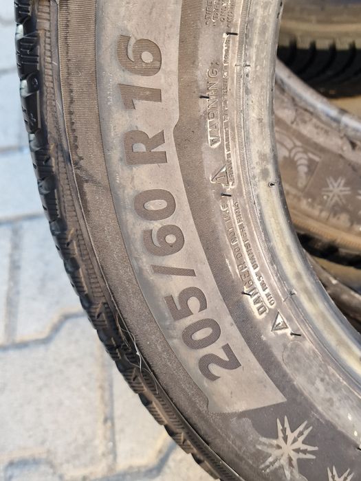 205 60 16 Michelin 2 бр.