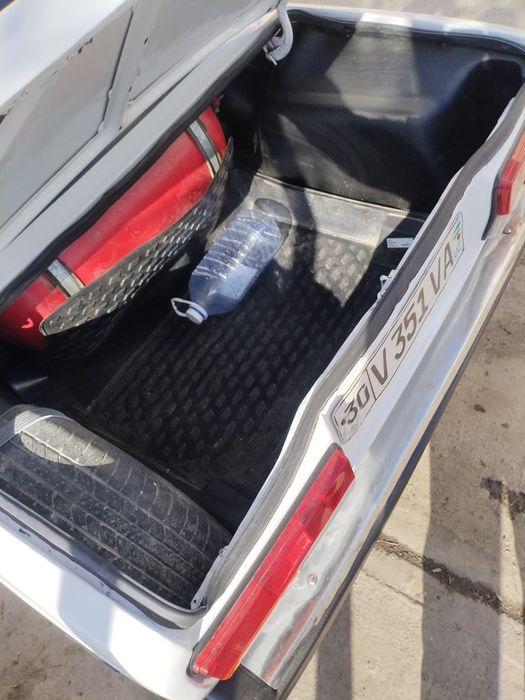 Жугули 2107.срочна сотилади