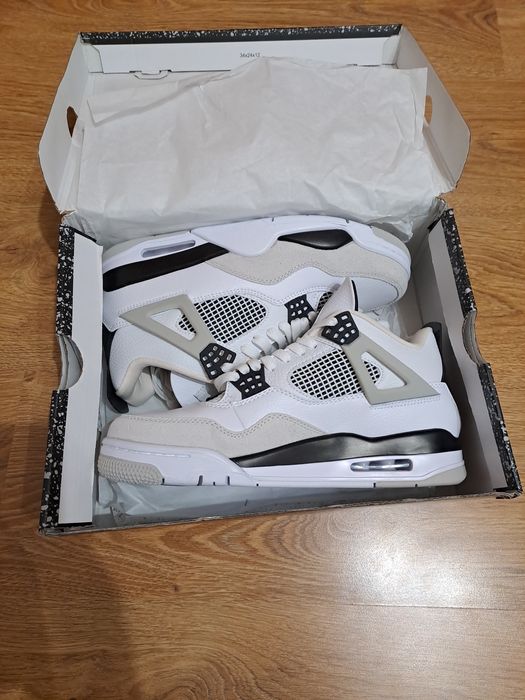 Jordan 4 military black