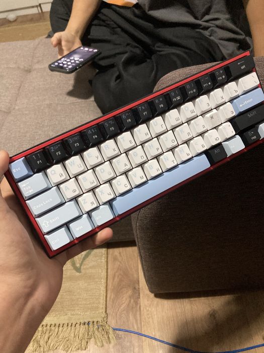 Продам клаву 60 процентов