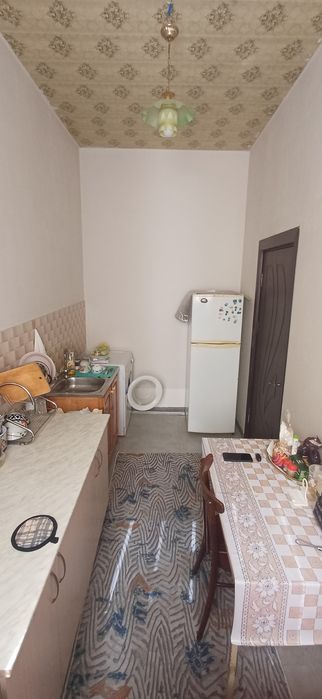 Продаётся своя 1 /1/4  квартира,кирпич