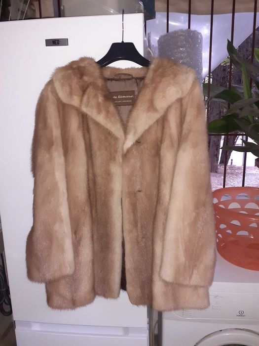 Елегантно дамско палто кожух от естествена кожа - цели норки
