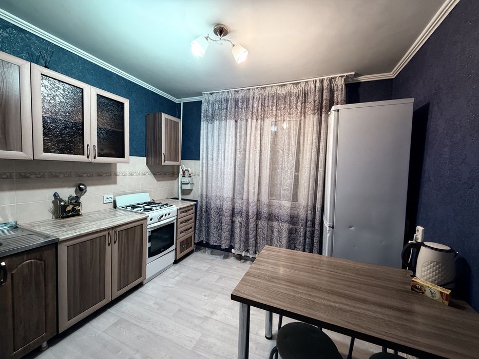 Посуточно 2 ком.кв .тд Ажар