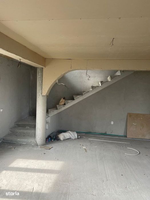 Casa de vanzare, Poroschia, in constructie avansata