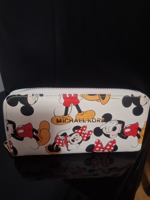 Дамски портмонета и чанти нови