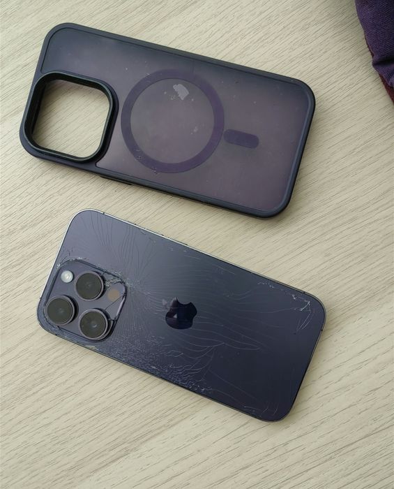 iPhone 14 Pro - 128 GB - Purple - case