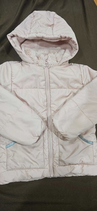 Продам курточки на девочку