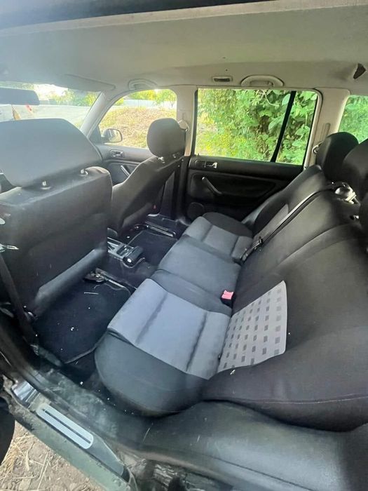 Vând golf 4 sau dezmembrez