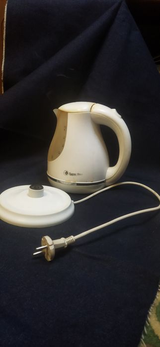 Продам кипятильный чайник