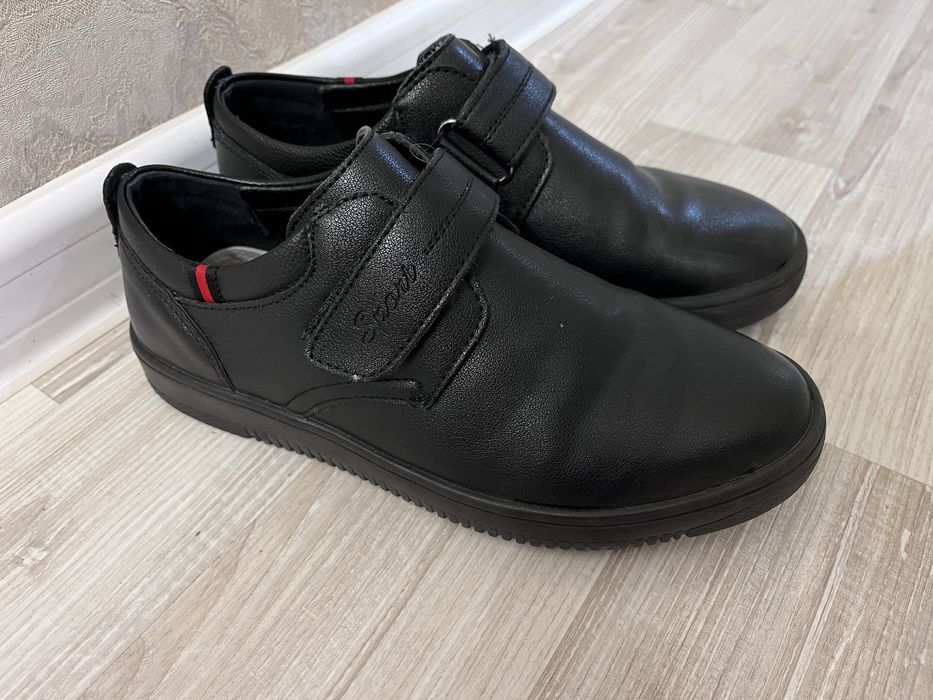 Pantofi baieti nr 33