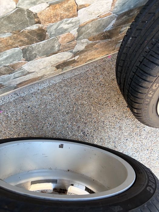 Vand jante bmw 8j cu cauciucuri 225/45r 17