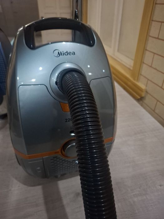 Пилисос пилисос.