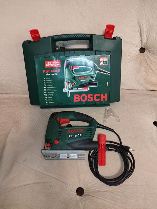 Зеге (Прободен трион) Bosch PST 680 E - 500W с куфар и SDS