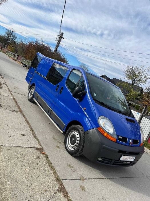 Vand renault trafic,Opel.vivaro cu 6 locuri si duba maxim de lung an 2007 motor 1.9 dci