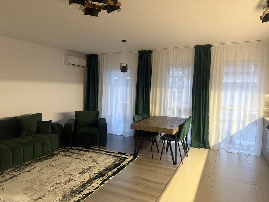 Apartament complet mobilat si utilat. Prima închiriere.