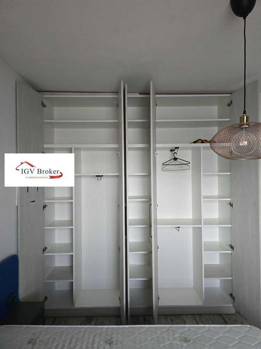 Тристаен апартамент в жк Стрелбище