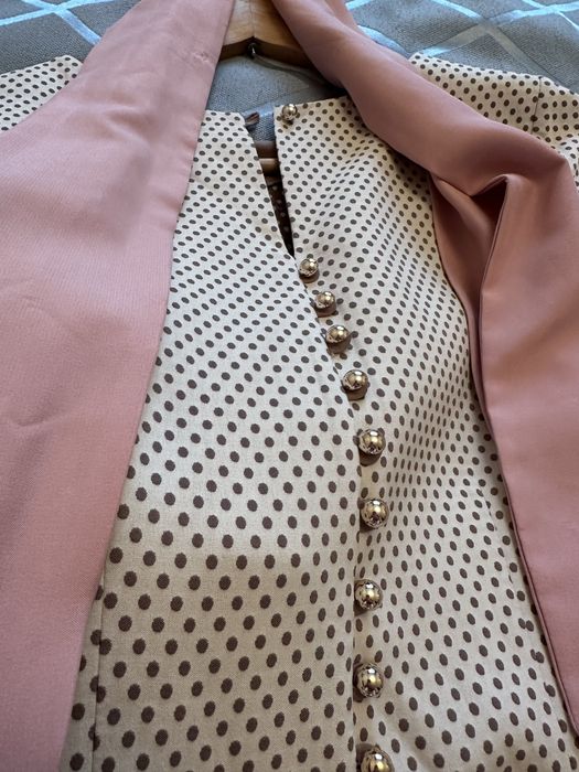 Продам платье 36-42 (S-M)