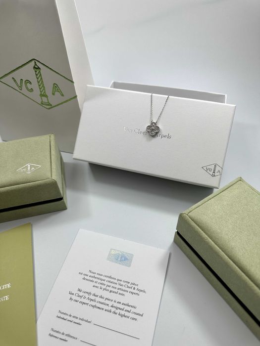 Colier Van Cleef & Arpels Aur Alb 750 Diamonds