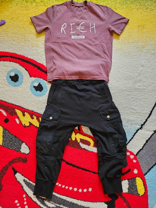 Pantaloni si tricou Vagabond