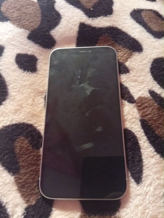 Vând iPhone 12pro256