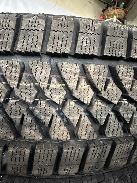 225/75/16c за бус НОВИ Bridgestone dot22