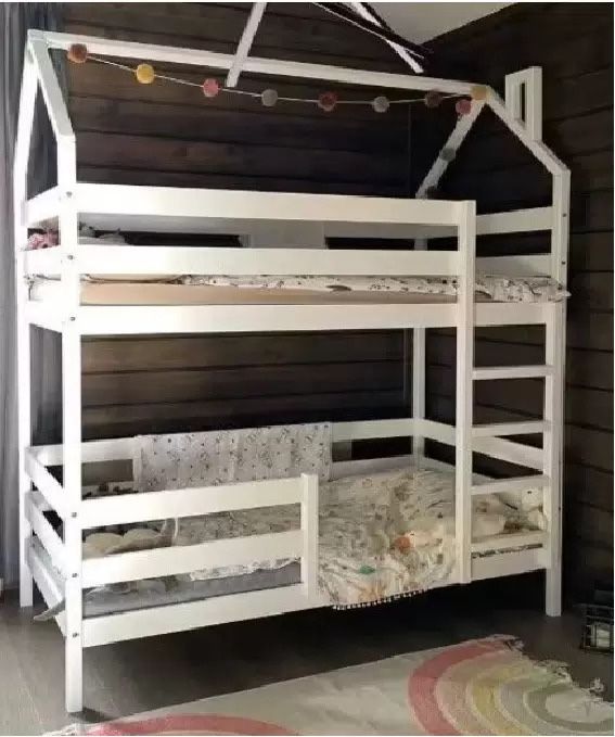 Двухярусная детская кровать