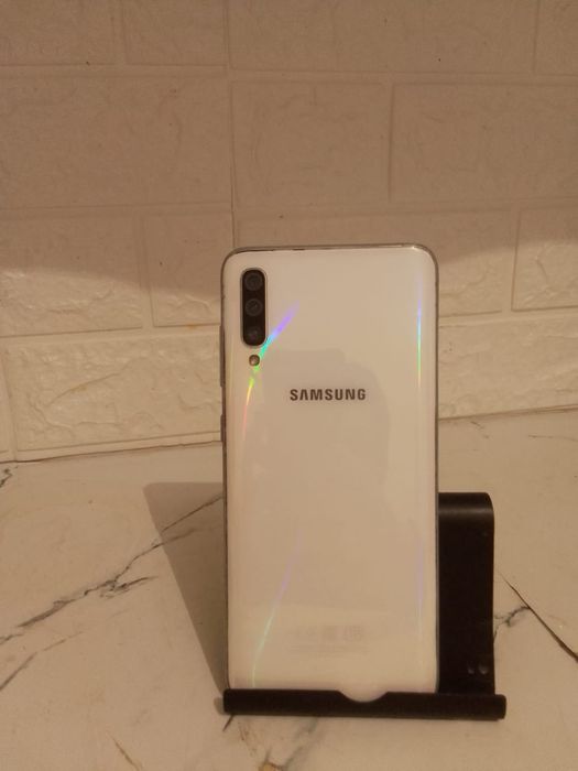 Samsung A70 128гб